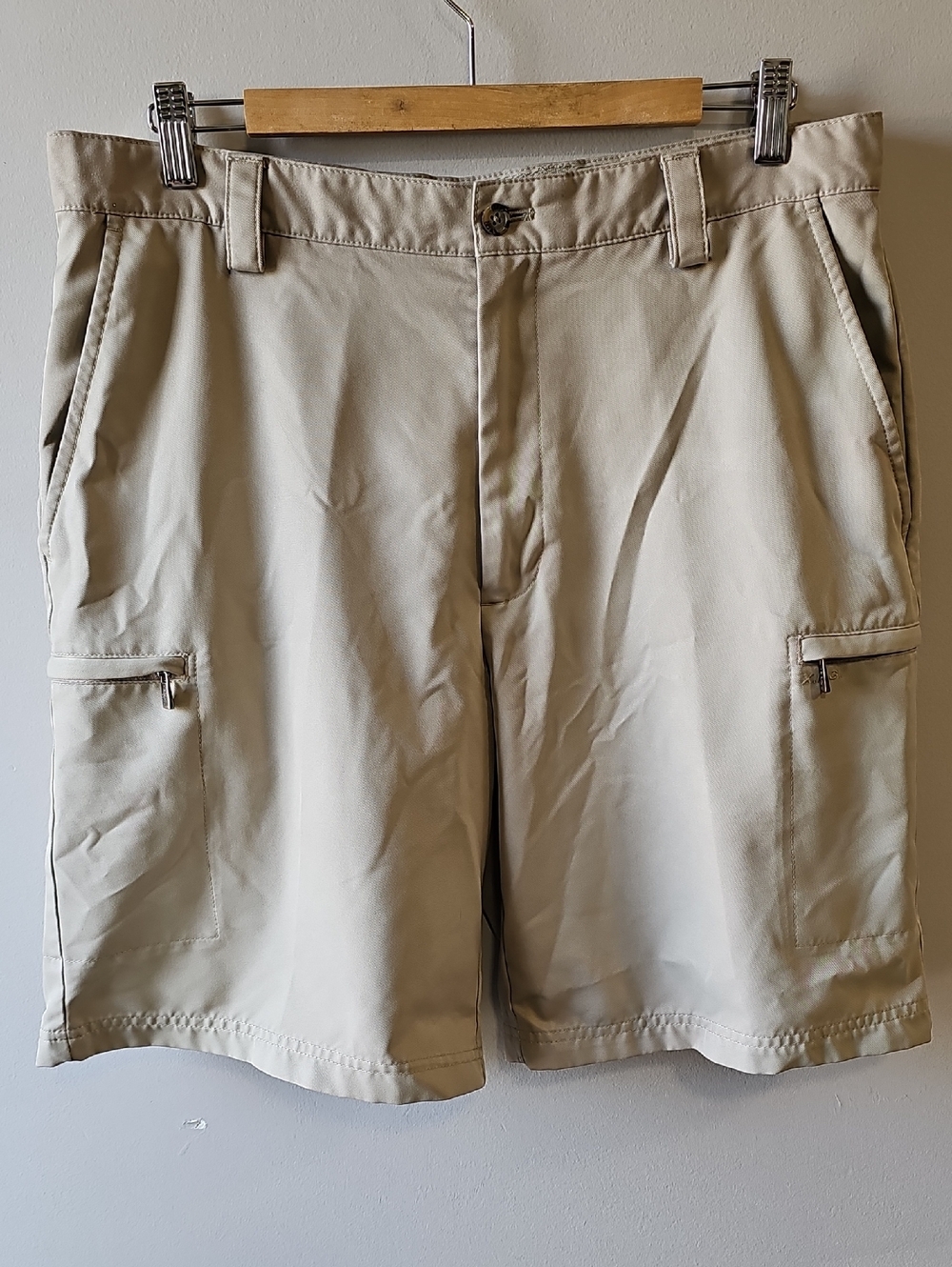 Izod X.F.G Men's 34" Khaki Cargo Shorts